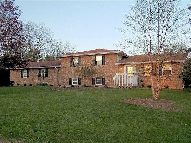 1st image of 7904 Ironwood Way