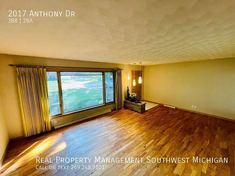 3 bed 2 bath Ranch in Lakeshore School District — Photo 3