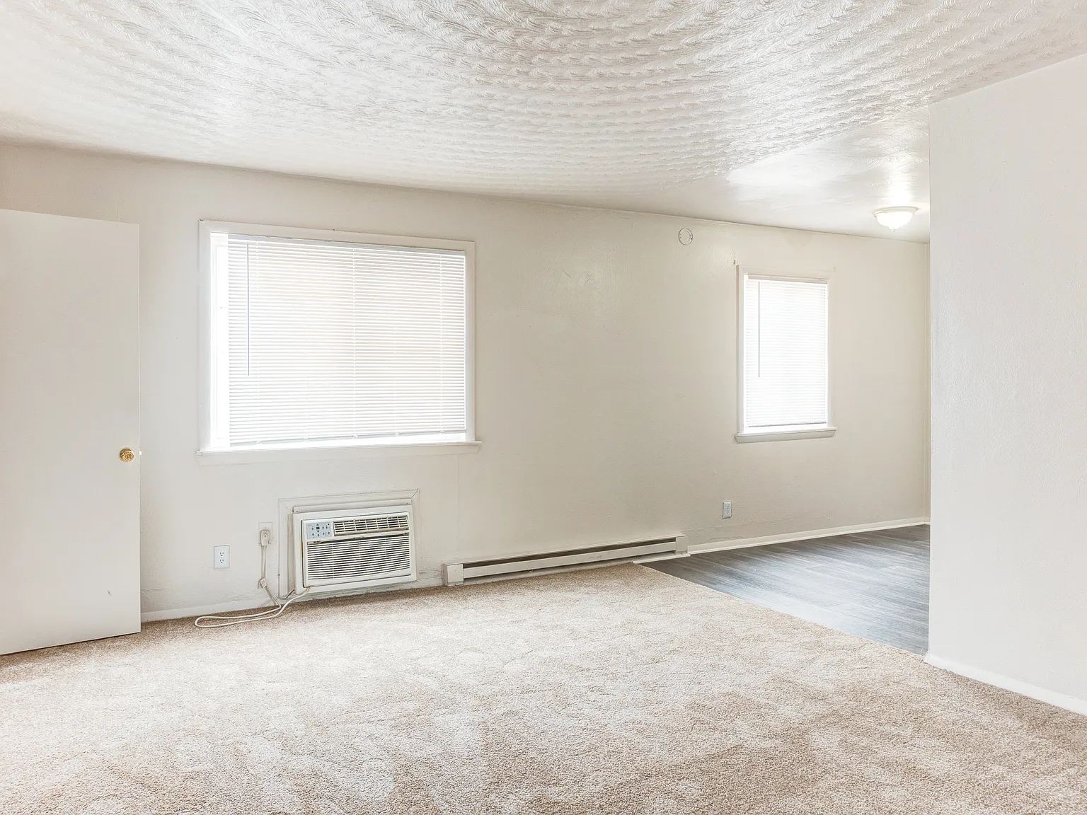 Harbor Square Apartments — Photo 4