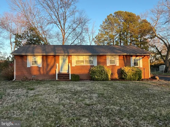 802 Payton Dr, Fredericksburg, VA 22405