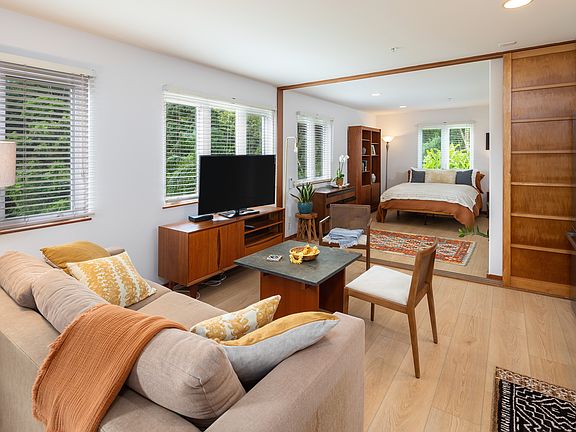 5th image of 1054A Auloa Rd #1