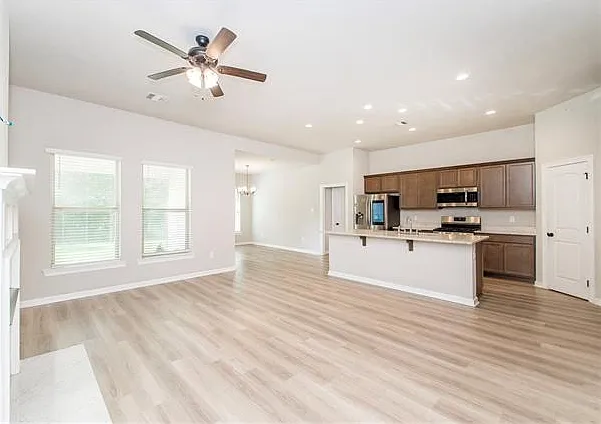 3 bed, 2.0 bath, 1782 sqft, $2,100 — Photo 4