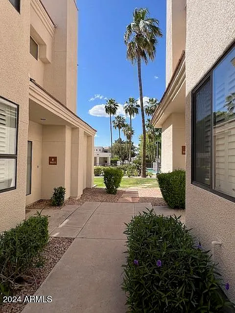 3 bed, 2.0 bath, 1593 sqft, $3,000 — Photo 2