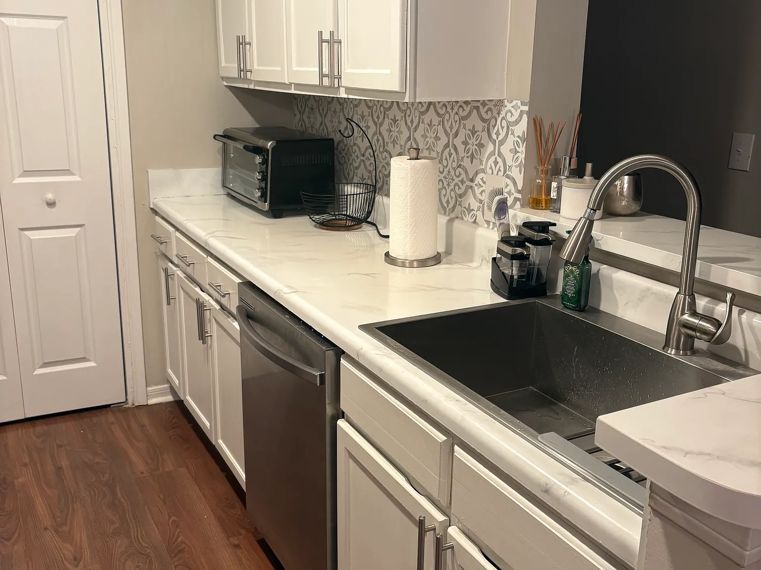 3 bed, 1329 sqft, $3,200 — Photo 4