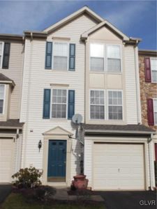 4589 Jasmine Dr, Center Valley, PA, 18034