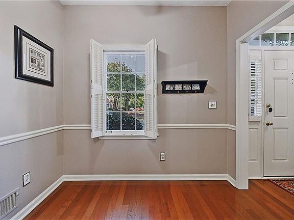 5th image of 3997 Elm St