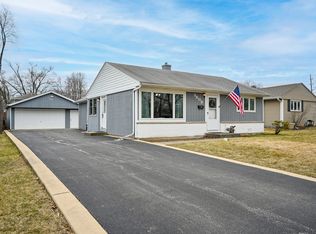 3609 Falcon Ct S, Rolling Meadows, IL 60008