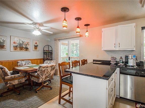 5th image of 1718 Island Dr NW