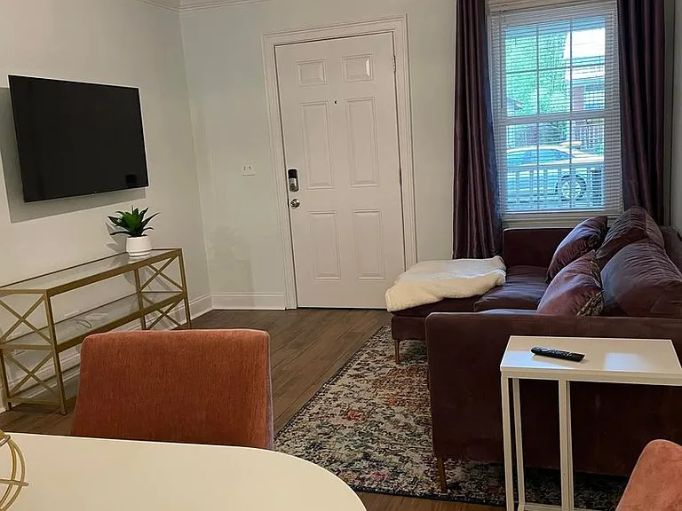 616 E Duffy St — Photo 5