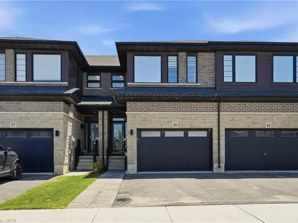 39 Bellhouse Ave, Brantford, ON N3T 0T7