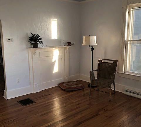 3rd image of 421 Orr St