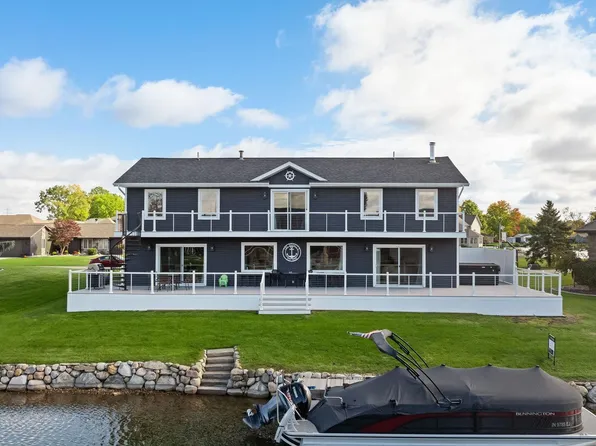 51081 Twilight Dr, Elkhart, IN 46514