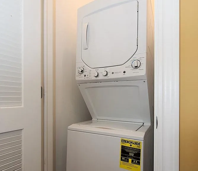 1252 W Diversey Pkwy #2 — Photo 7