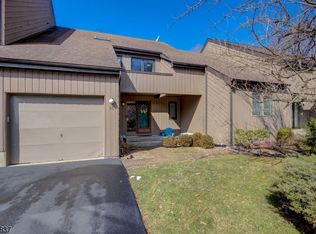16 Robertson Ct, Morristown, NJ 07960