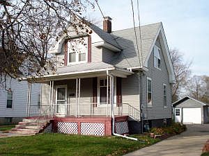 1st image of 839 E 1st St