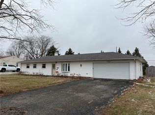 914 Sprague Rd, Hoopeston, IL 60942