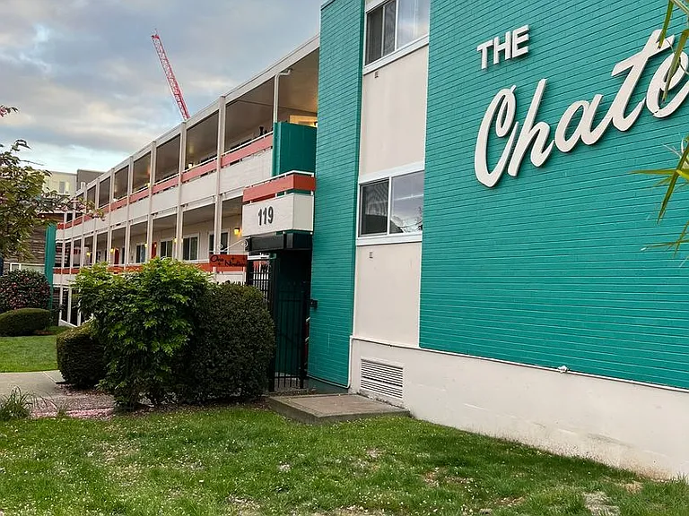 The Chateau Apartments — Photo 17