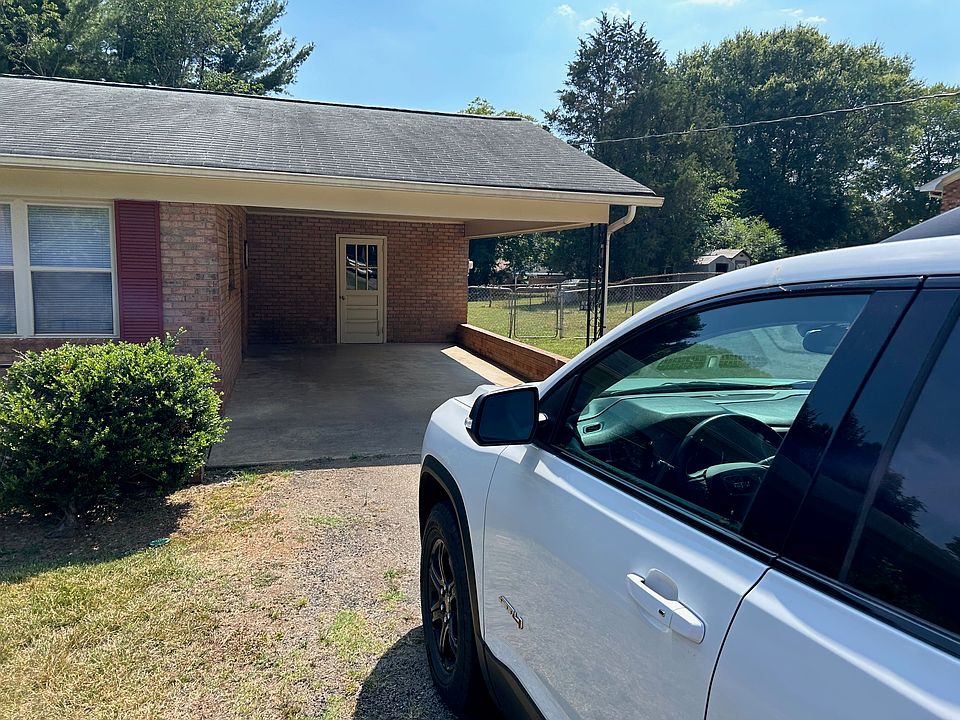 1st image of 1914 Cunningham Dr