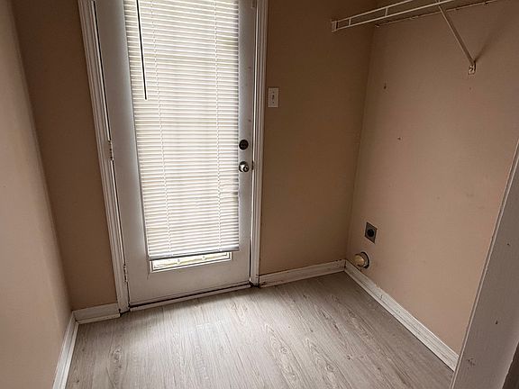 3rd image of 10628 Red Bud Ct