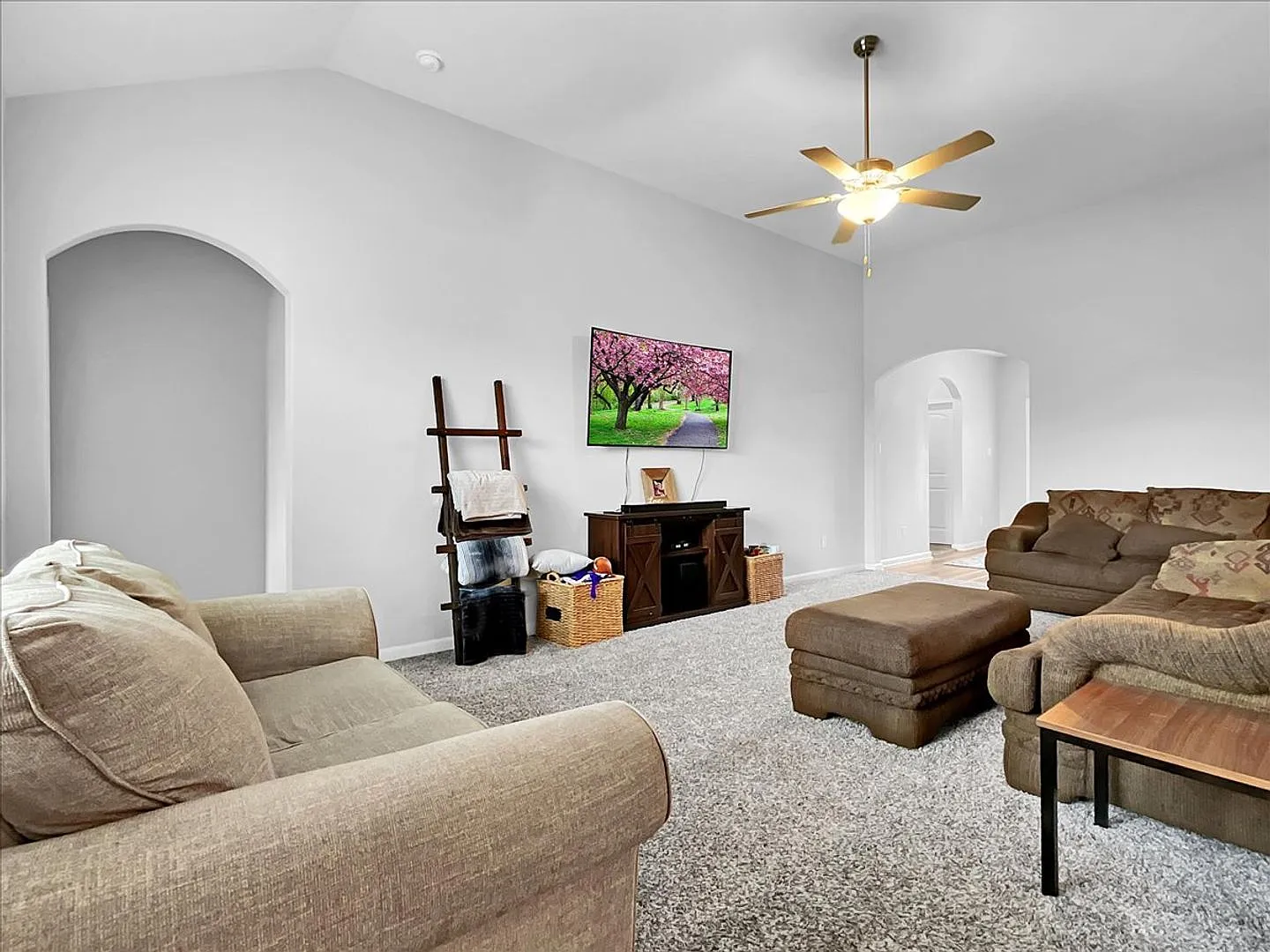 Move in ready! 3-bed 2-bath 1600+ sqft home located in Anna's desirable Shadowbend subdivision — Photo 4