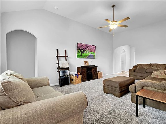 4th image of 2112 Erlinda Dr