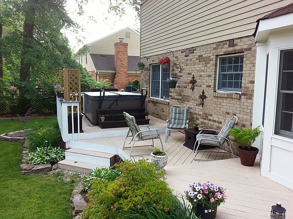 Hot tub and sitting area