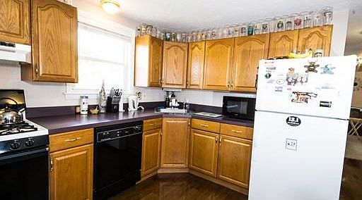 2nd image of 11 Welch Ave