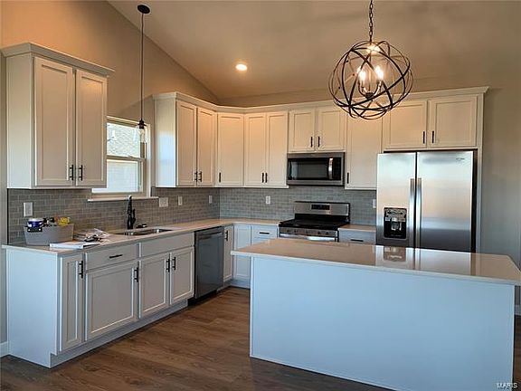 2nd image of 2458 Jane Cir