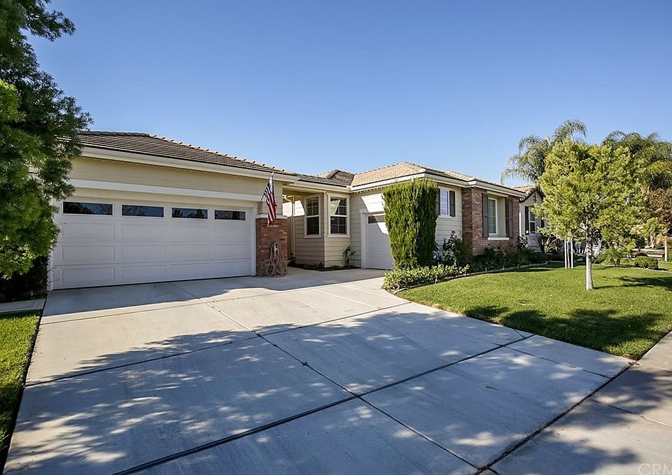 2nd image of 28319 Lookout Point Ln
