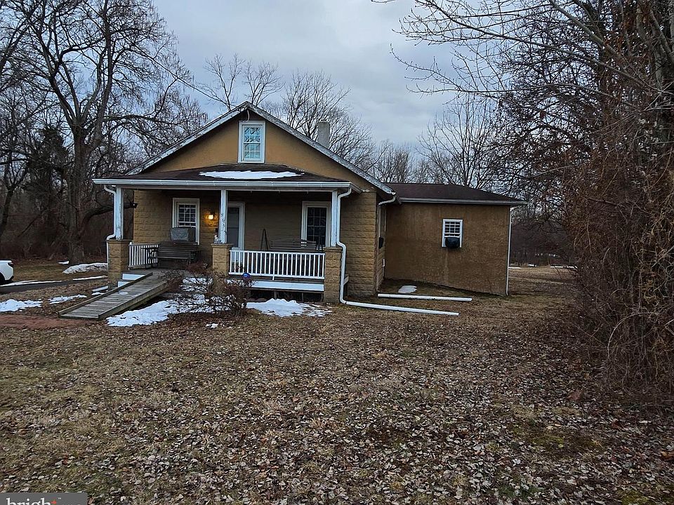 1st image of 566 New Britain Rd