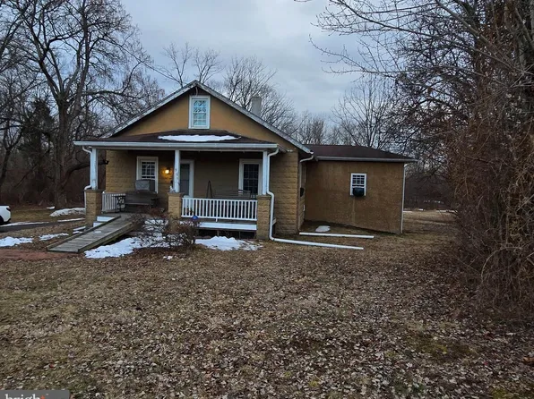 566 New Britain Rd, Doylestown, PA 18901