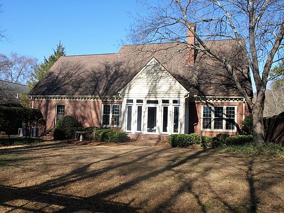 5th image of 124 Spruce Ct