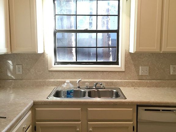 4th image of 5471 Park Pl S