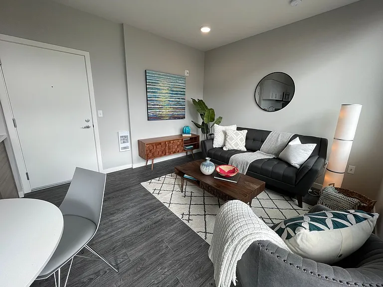 Sylvan Court — Photo 3