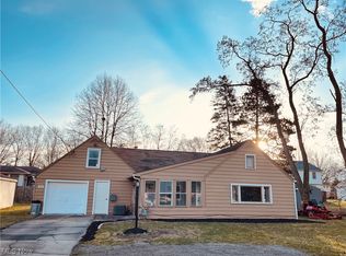 969 Shannon Rd, Girard, OH 44420