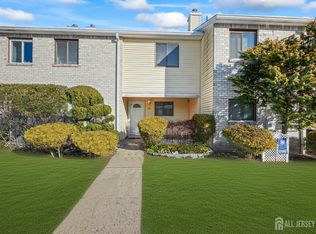 26 Front Ct, Old Bridge, NJ 08857