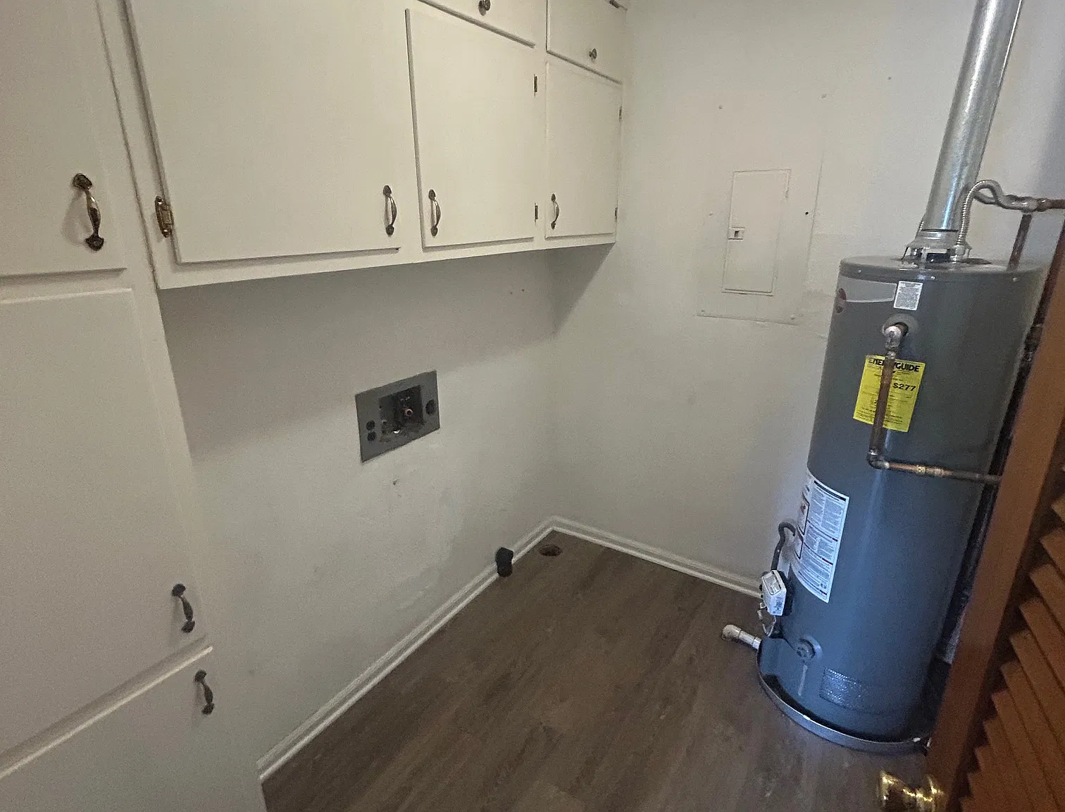 3 bed, 936 sqft, $1,095 — Photo 3