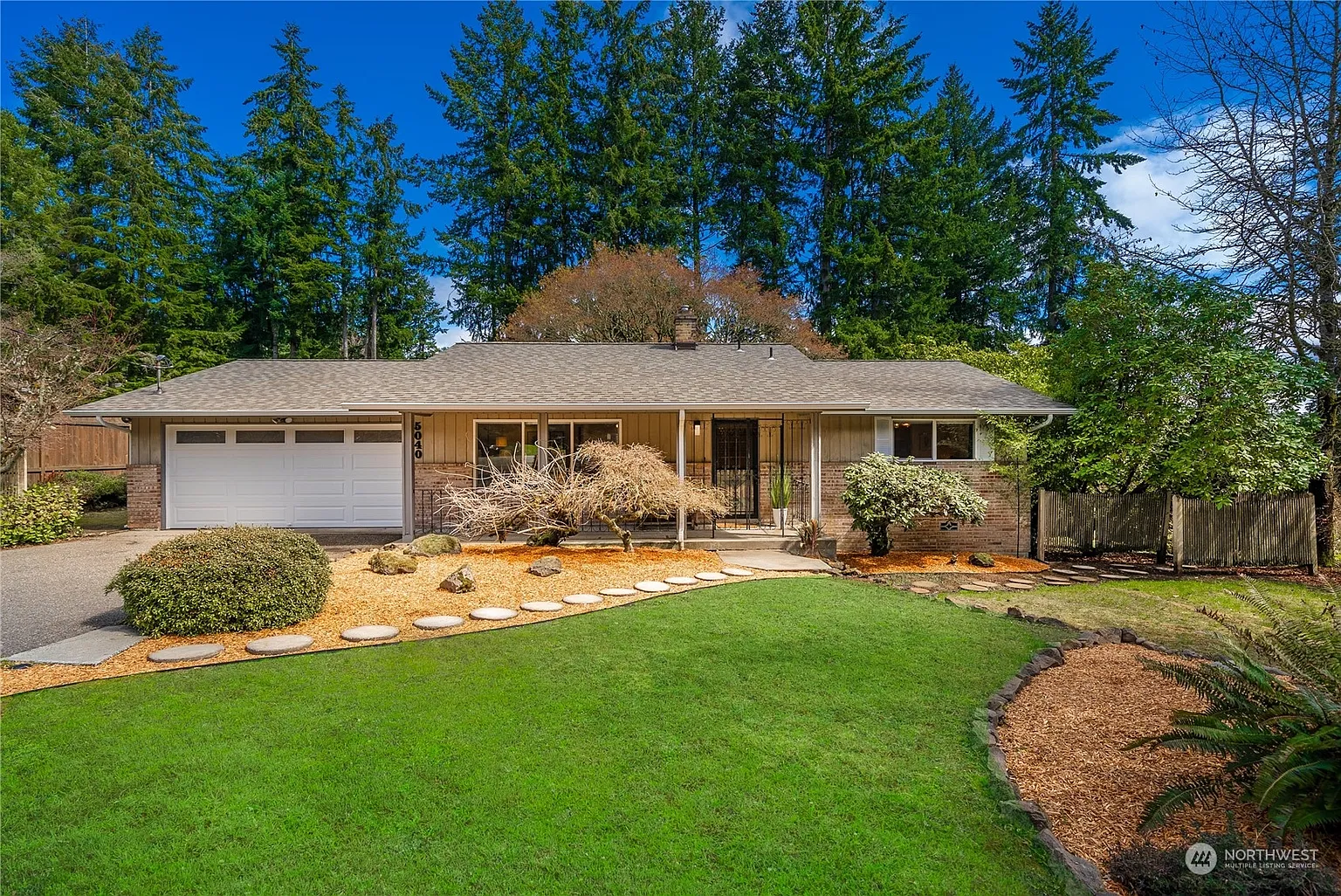 5040 Sandra Lane NE photo 1