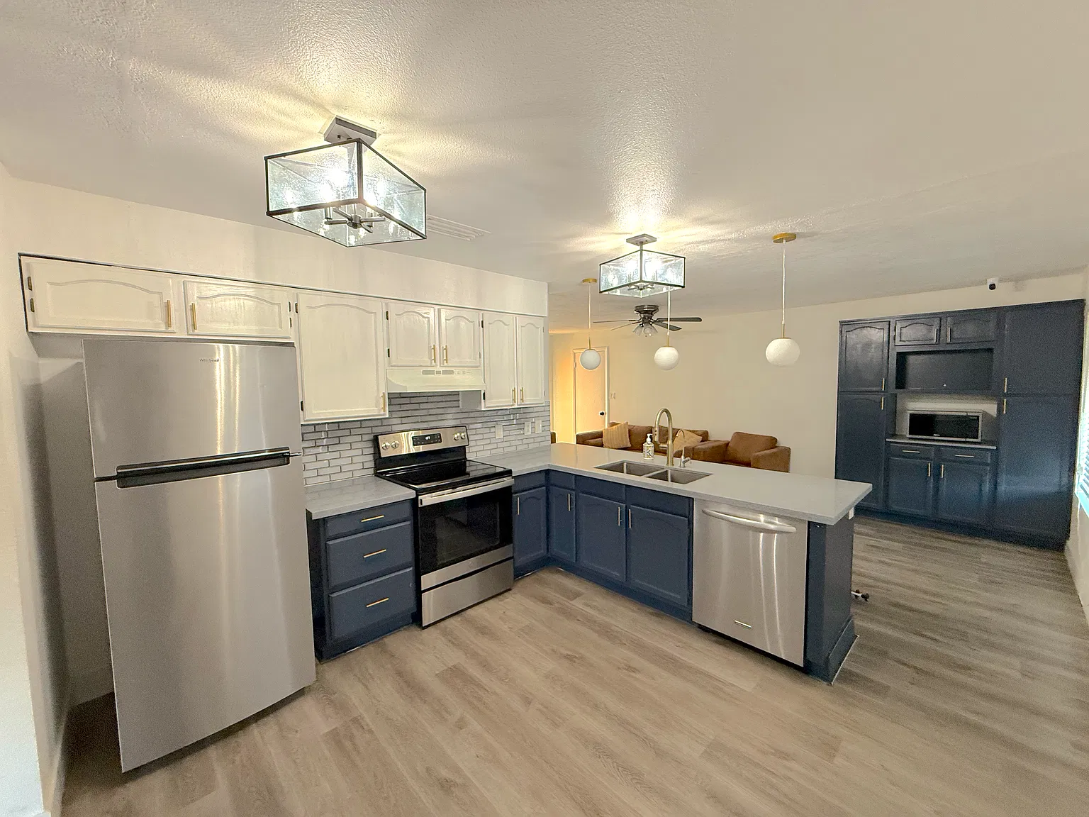 3 bed, 1252 sqft, $1,950 — Photo 4