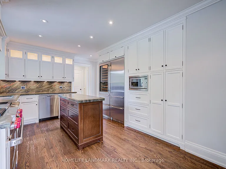 102 Stratford Cres — Photo 11