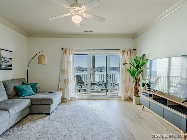 236 Lakeview Resort Blvd #3D, Sunrise Beach, MO 65079