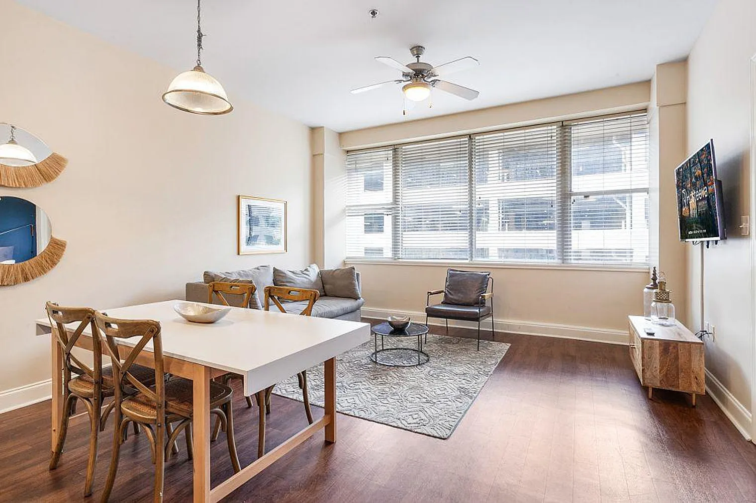 1 bed, 2.0 bath, 430 sqft, $4,366 — Photo 2