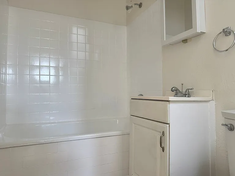 207 S Berendo St #212 — Photo 7