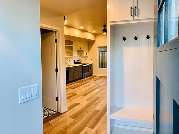 2nd image of 821 Santa Ynez Way