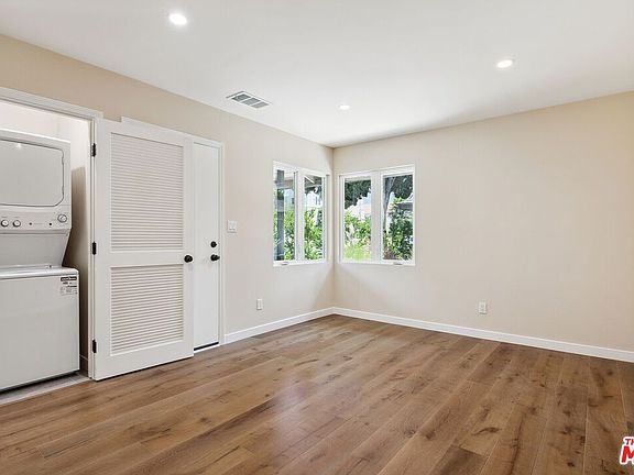 5th image of 1320 E Washington Blvd #4