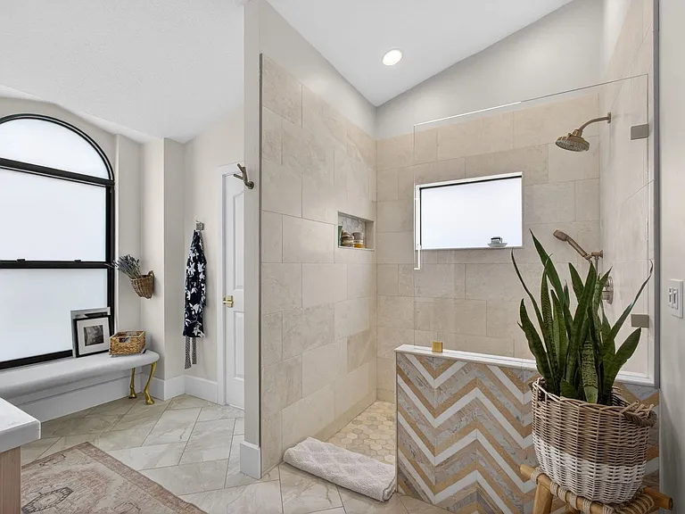 12897 La Rochelle Cir — Photo 46