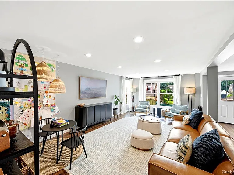 736 Pelhamdale Ave — Photo 4