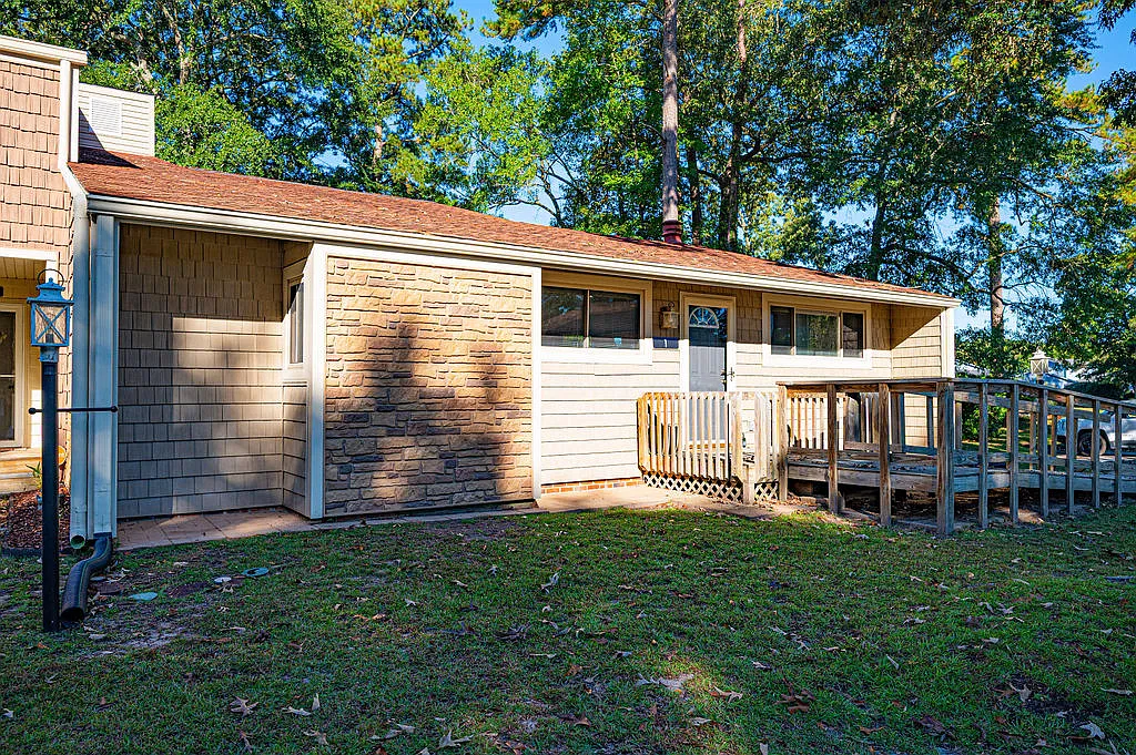 1 Quarterdeck Townes - 1 — Photo 4