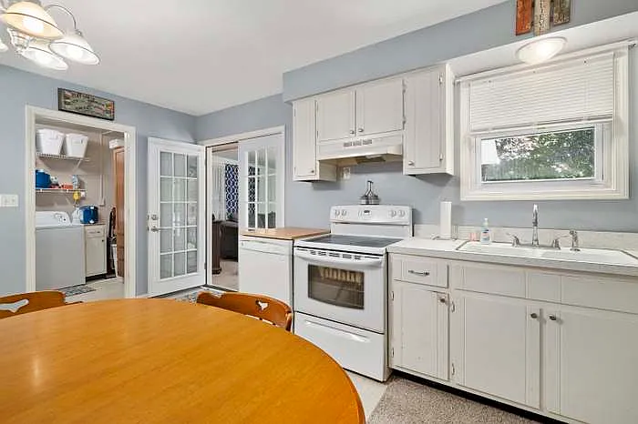 360 David Ct — Photo 6