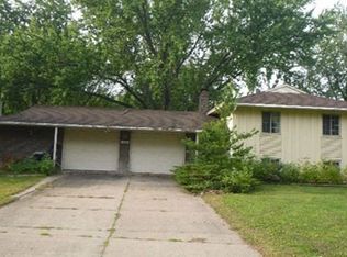 10688 Verdin St NW, Coon Rapids, MN 55433